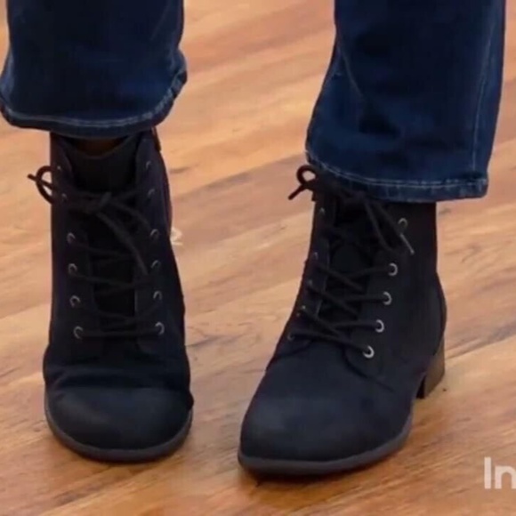 New Earth Brands Lace Up Ankle Janel Boots Bootie Navy Blue NIB Fashion - Picture 6 of 10